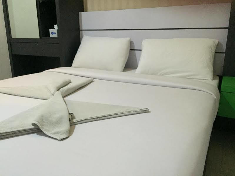 Redlink Hotel Batam Exterior foto